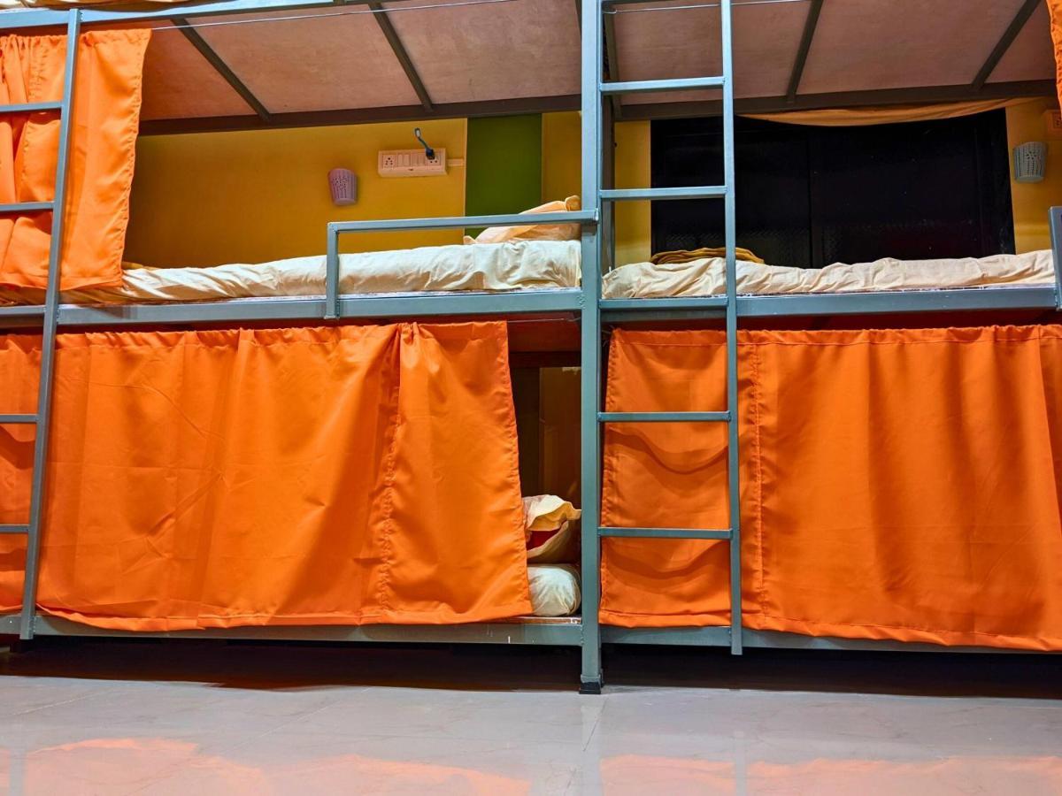 Awaara Backpackers Hostel, Alībāg Zewnętrze zdjęcie