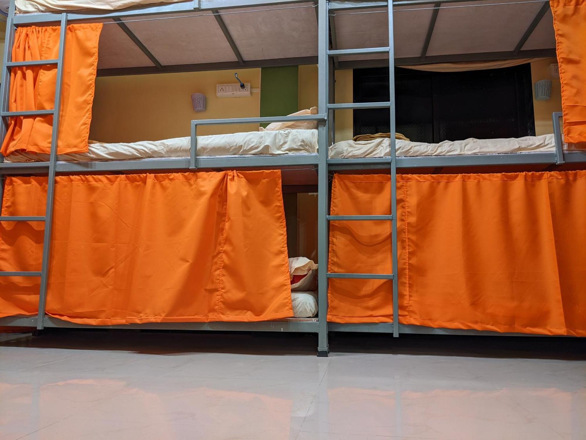 Awaara Backpackers Hostel, Alībāg Zewnętrze zdjęcie